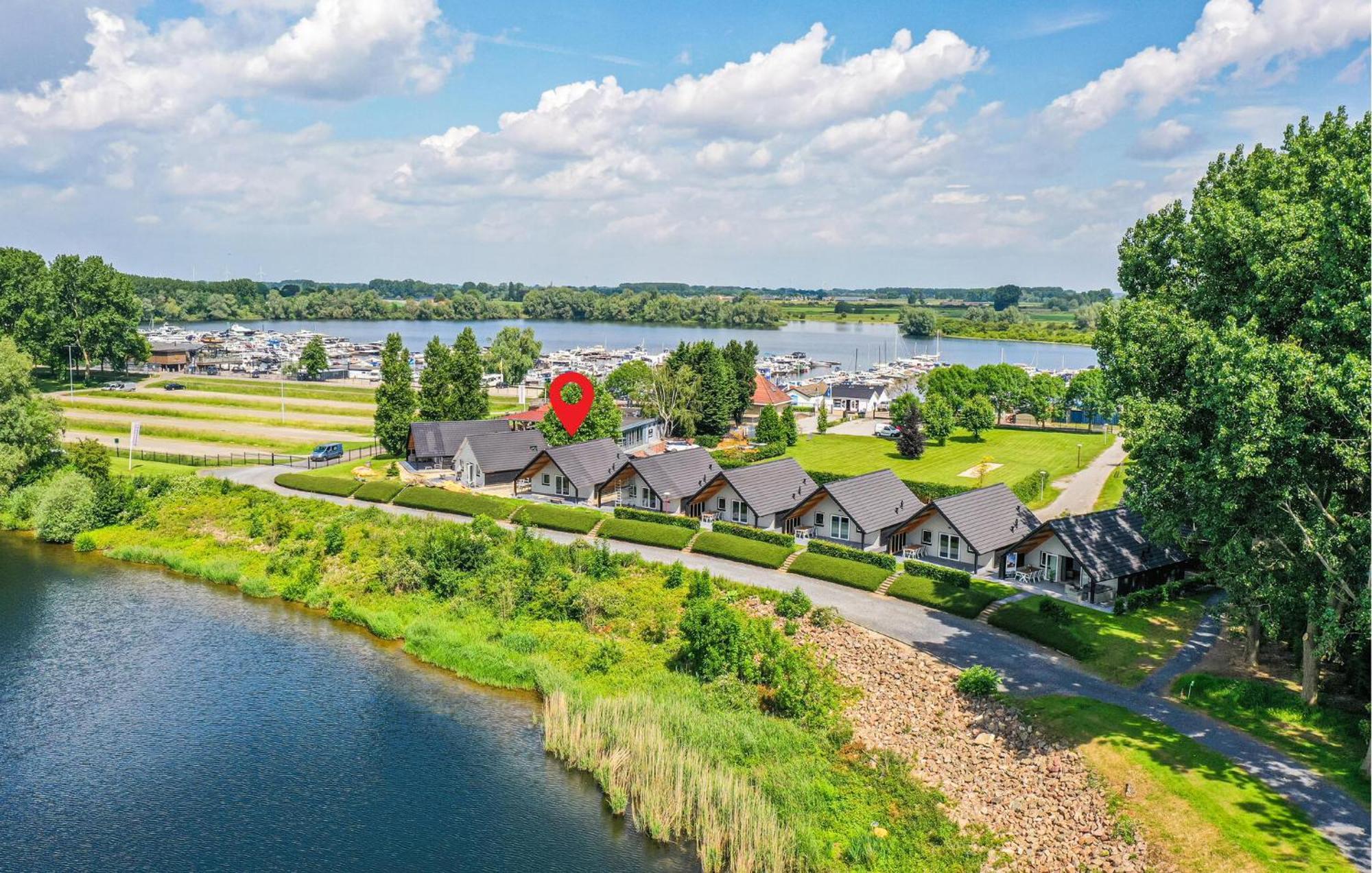 3 Bedroom Gorgeous Home In Kerkdriel Экстерьер фото