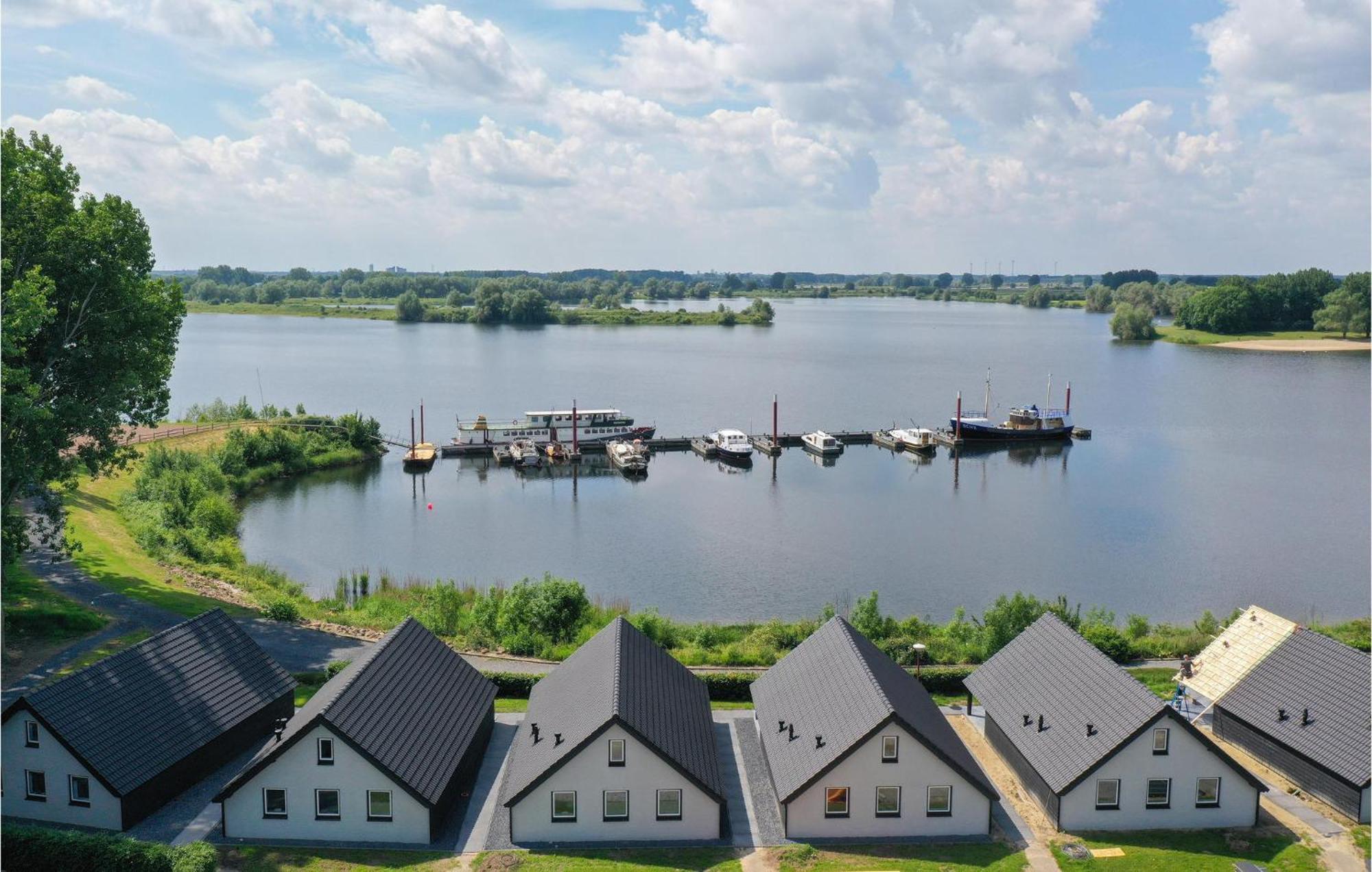 3 Bedroom Gorgeous Home In Kerkdriel Экстерьер фото
